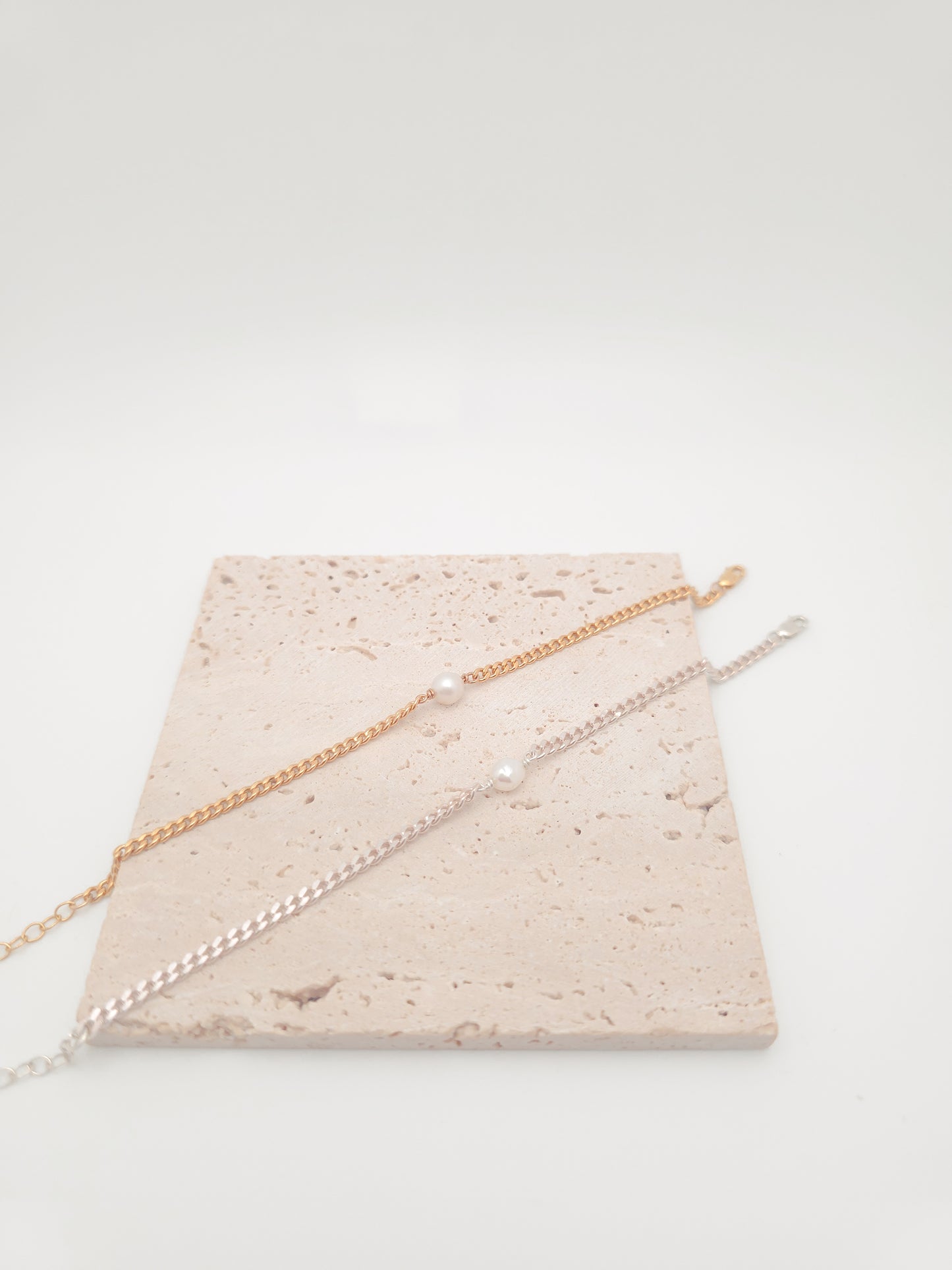 Ari Pearl Bracelet
