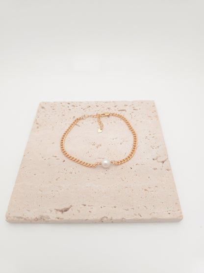 Ari Pearl Bracelet