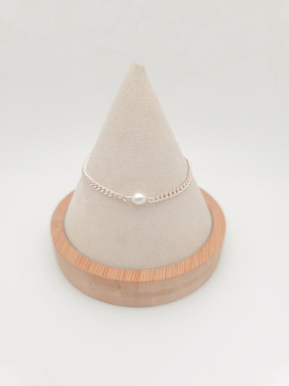 Ari Pearl Bracelet
