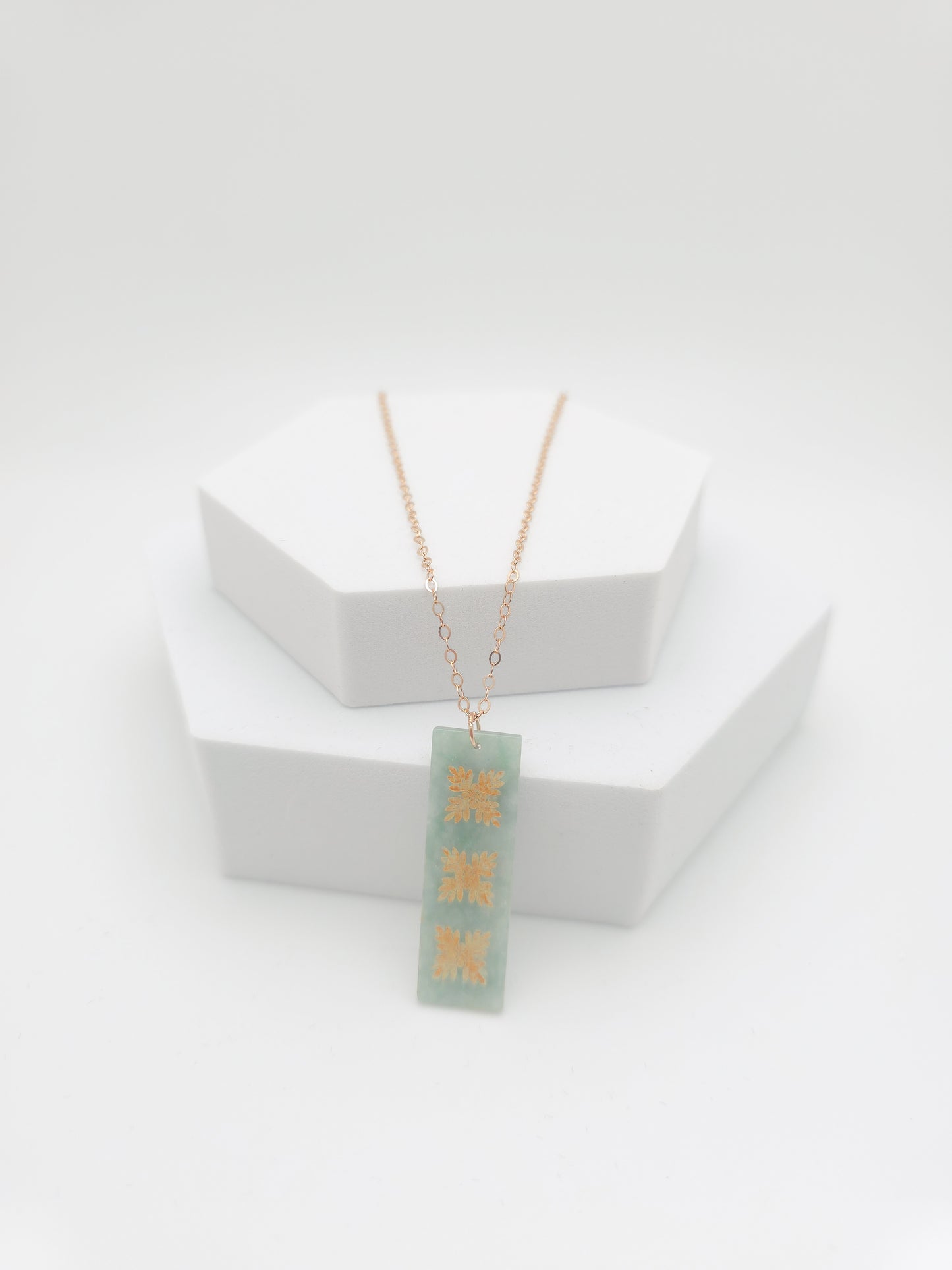 Ulu Quilt Jade Bar Necklace