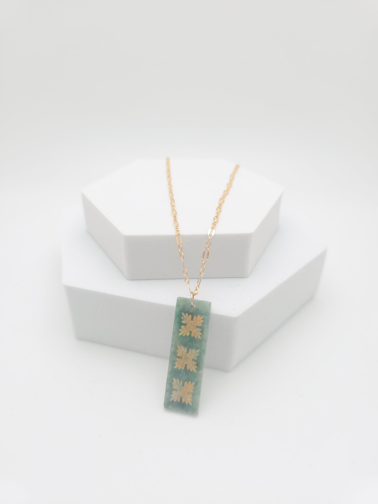 Ulu Quilt Jade Bar Necklace