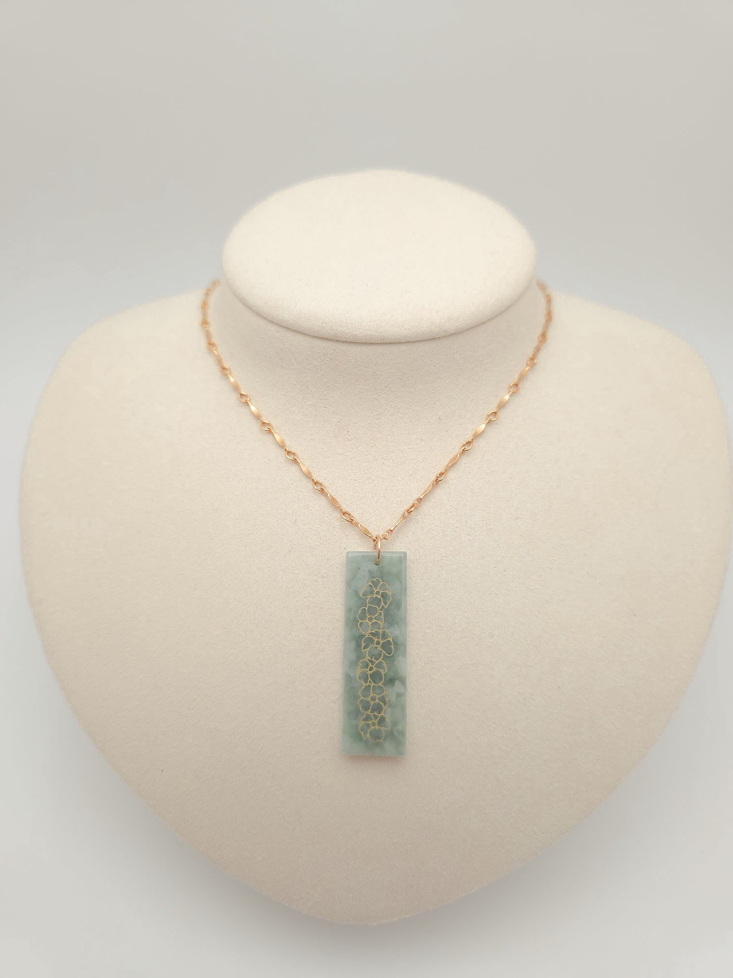 Puakenikeni Vertical Jade Bar Necklace