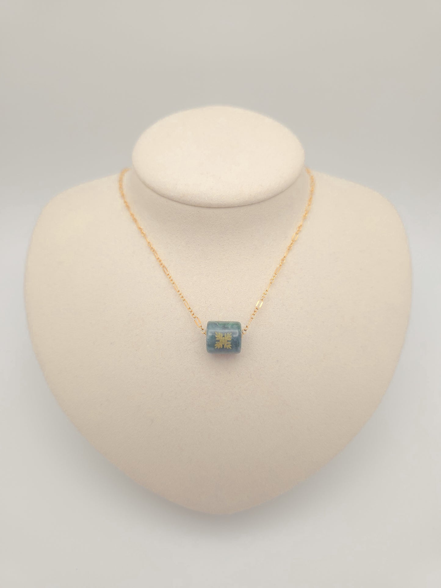 Ulu Quilt Barrel Jade Necklace