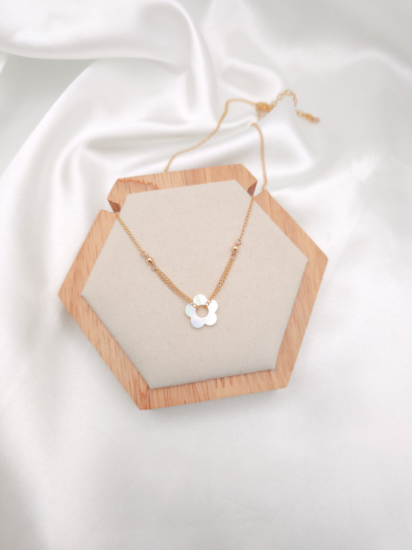 Lilia Necklace
