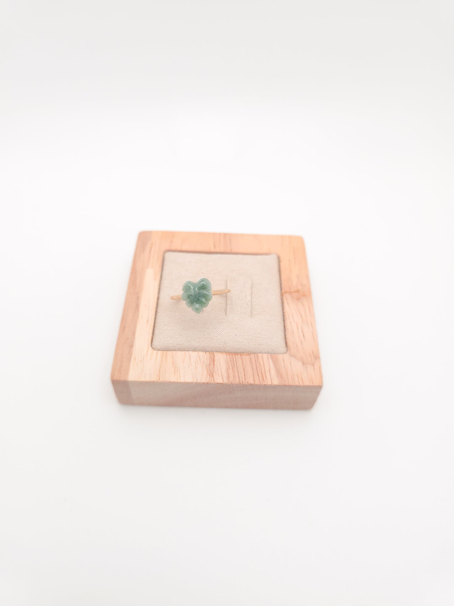 Monstera Jade Ring