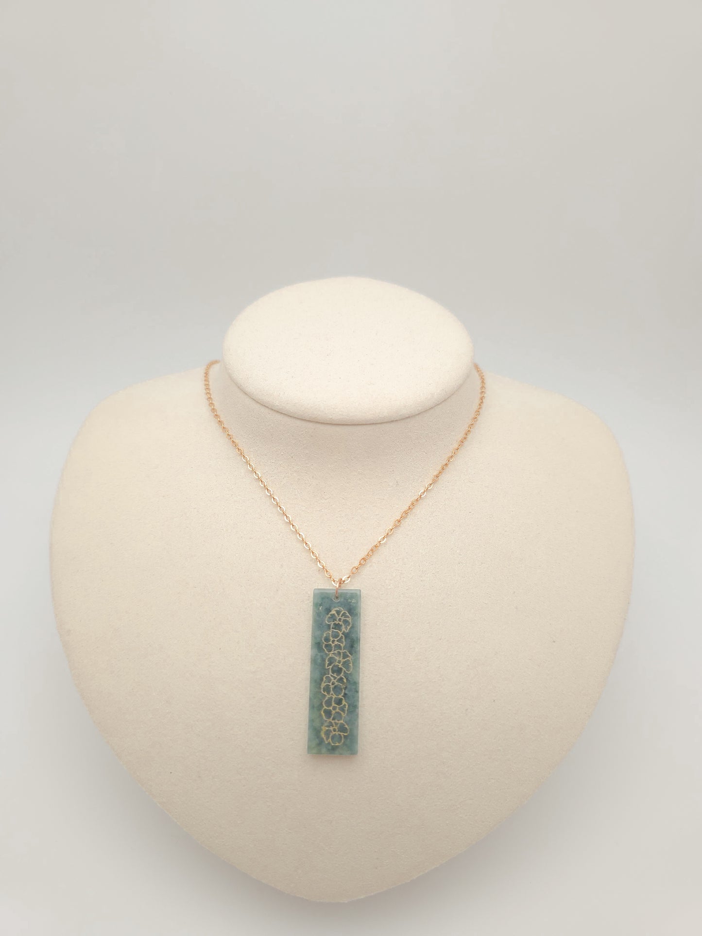 Puakenikeni Vertical Jade Bar Necklace