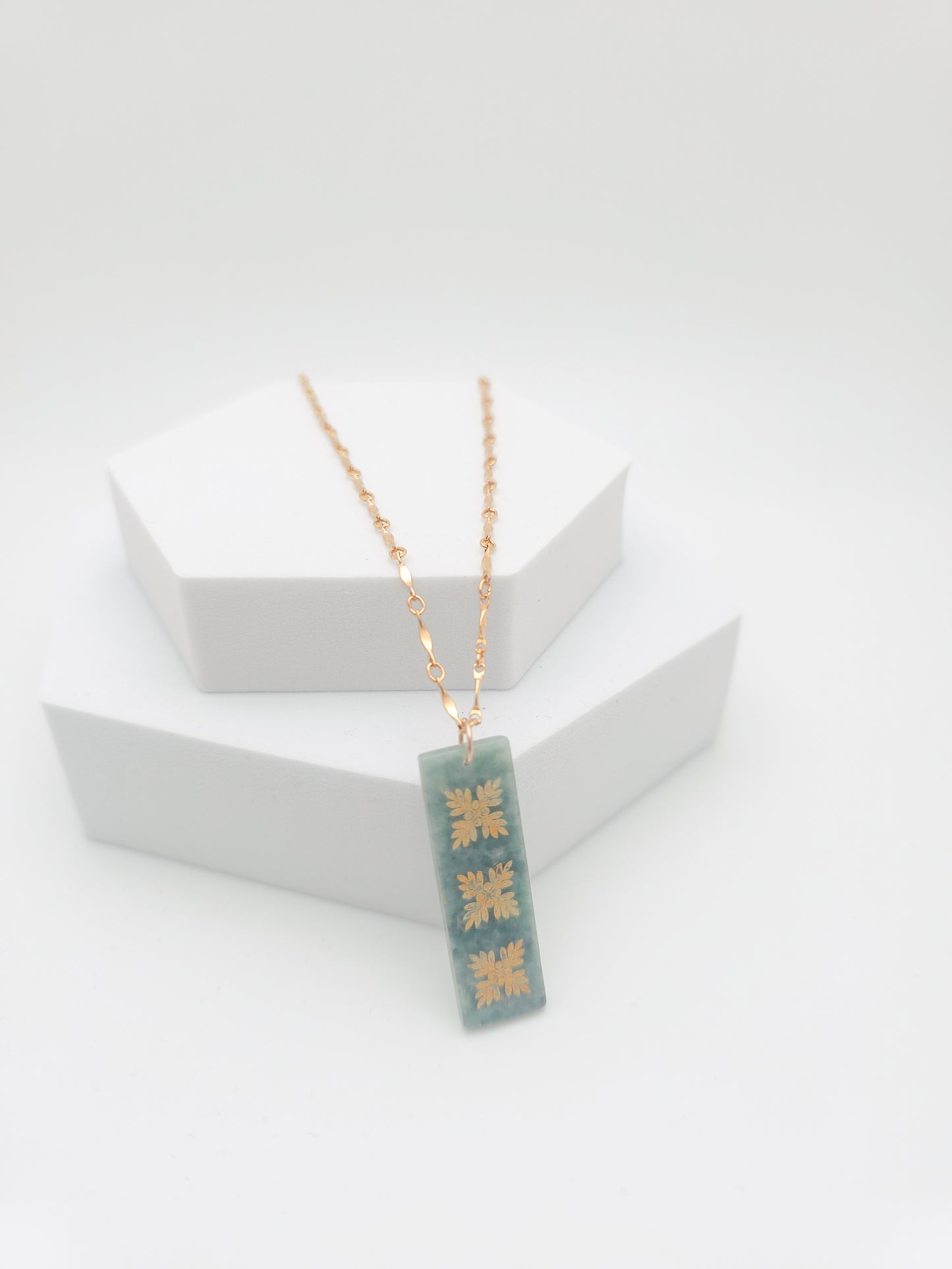 Ulu Quilt Vertical Jade Bar Necklace