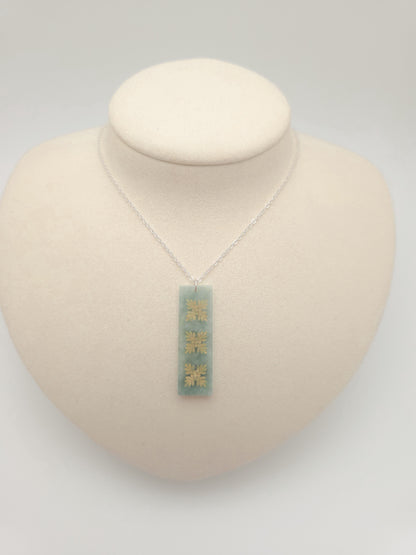 Ulu Quilt Vertical Jade Bar Necklace