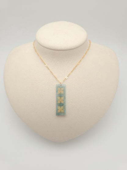Ulu Quilt Vertical Jade Bar Necklace