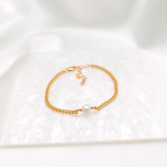 Ari Pearl Bracelet