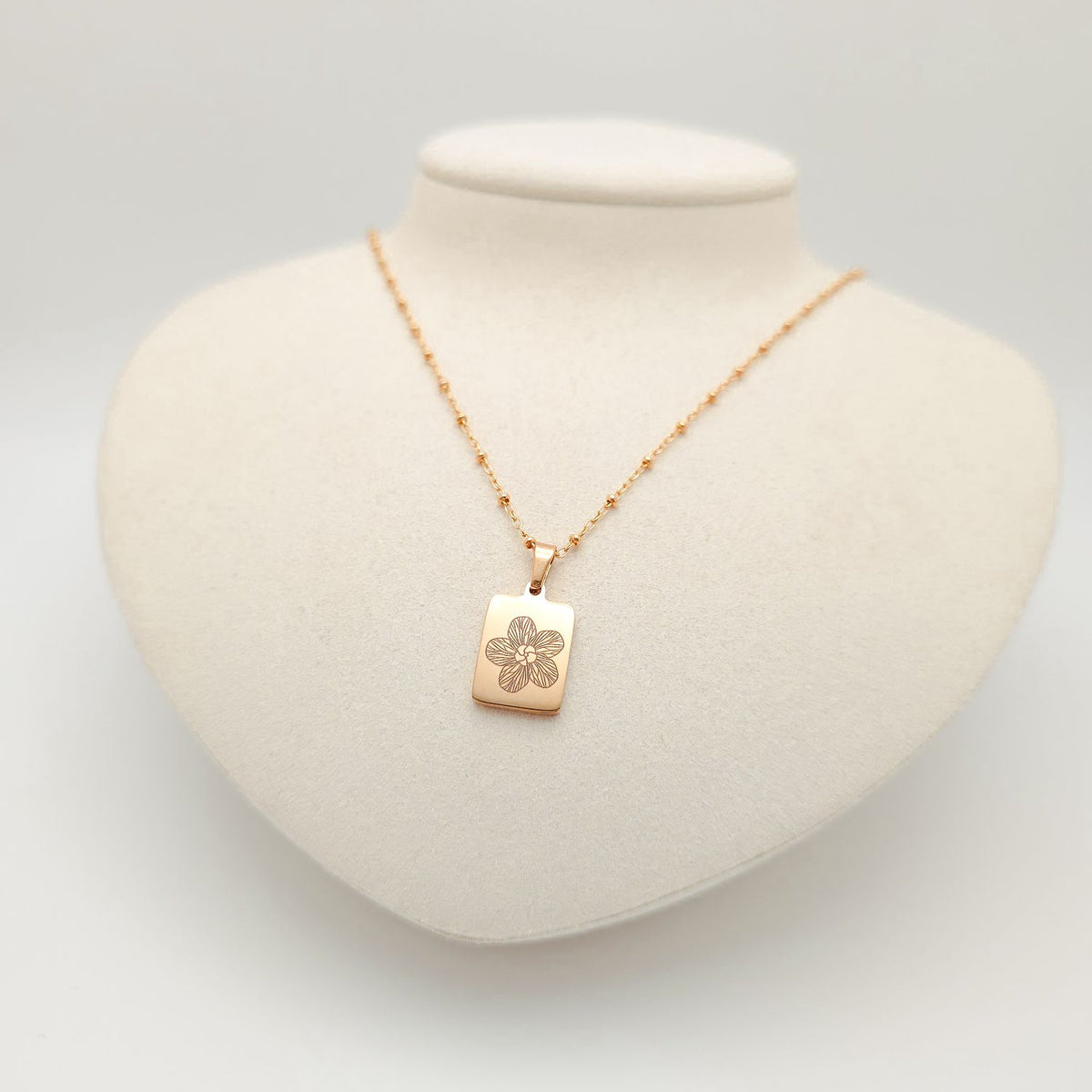 Engraved Hau Necklace